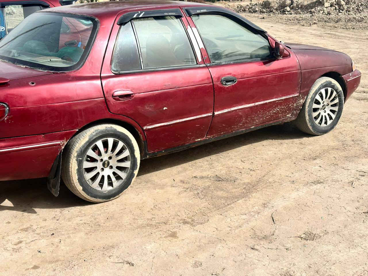 البيع كيه سيفه موديل 93مشروع وطني سنويه لل 27سياره مكفوله من كص وضربه مكينه مسكر  جديده تخم تاير جديد كهربائيات كلها شغاله كير عادي سياره مصبوغه قبل  سعره 27 وبيه اني مكلف بالنشر تصال عل صاحبه سياره. ‏‪***********‬‏
