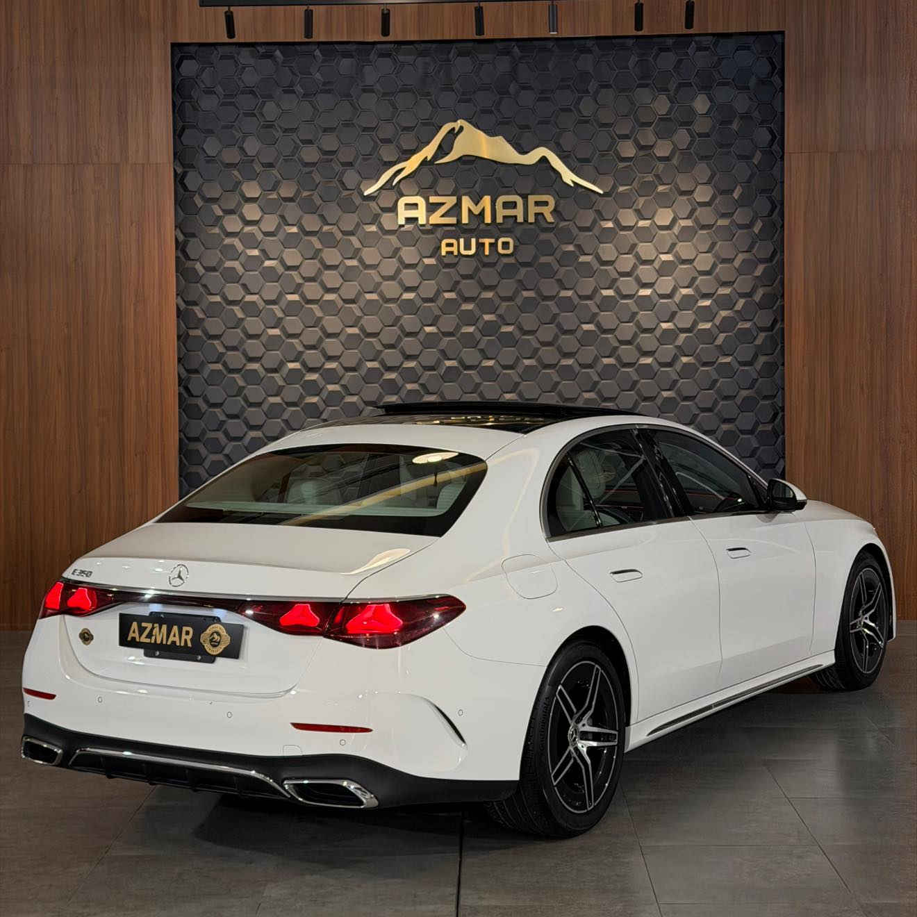 Mercedes benz E350 amg 2025 كلين تايتل🇩🇪
سعر بلاشششس :545$ ورقة💣💣
كلين تايتل و مكفول كفالة
مواصفات السيارة فول الفول
بنوراما و دشبول بيانو و كشنات جلد و تدفئة و تبريد و  ميموري و كهربائي و رادارات و حساسات و كامرات ٣٦٠ درجة و يدات سحب و لد و انضمات قيادة بيها و انارات داخلية و لايتات لد و ابل كاربلي و يوتيوب و تحكم كامل انترنت بيها و بعد هواية مواصفات متنذكر

السيارة وارد امريكي كلين تايتل و فول مواصفات و مكفول من كلشي
السيارة مرقم و جاهز تحويل او وكالة نفس اليوم

سعر: 545$ ورقة
للاستفسار : ***********
العنوان: السليمانية المعارض الجديدة شركة ازمر اوتو معرض رقم ٣٤
