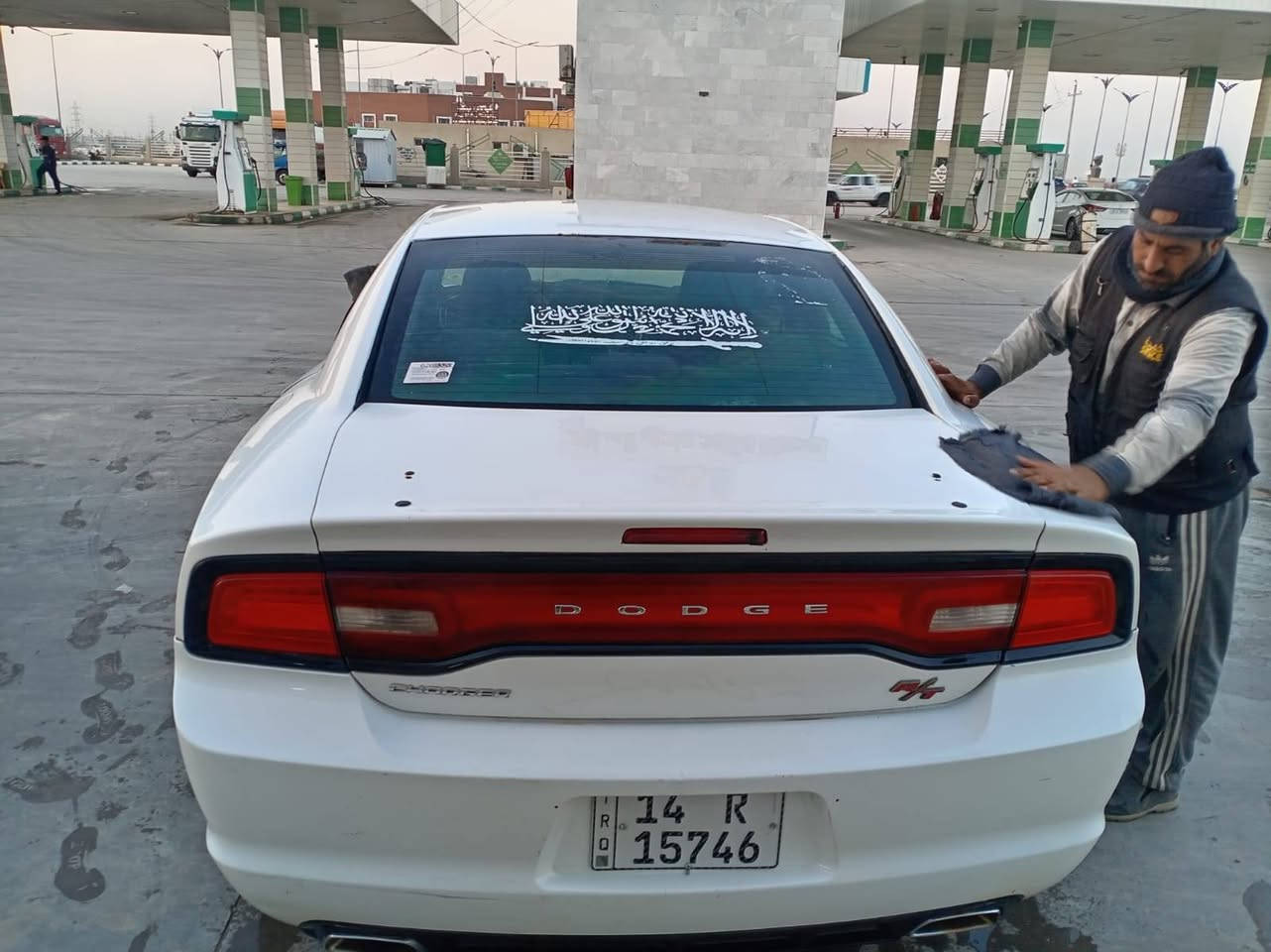 السلام عليكم جارجر 2011
للبيع بيها صبغ حزام
رقم بصره تحويل ثاني يوم
هزه جديده وسياره ماناقصها شي مكان السياره كوت 

***********
