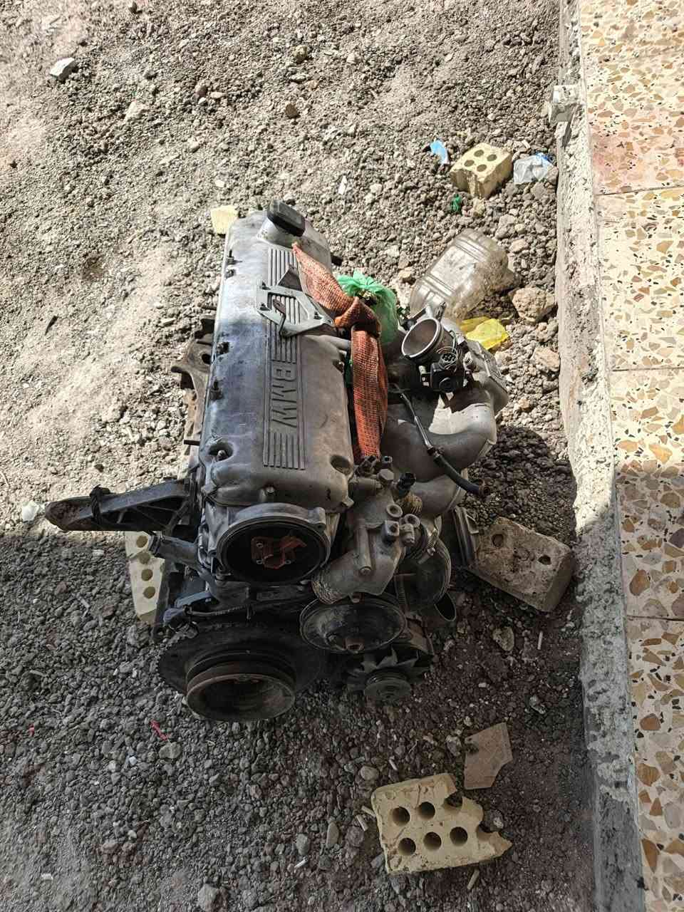 سلام عليكم متوفر قطع غيار وصيانه كافه سيارت بيئم دبليو 
بعنوانه الجديد جسر ديالى واشي تحتاجون اتصل على الرقم وتدلل ***********
