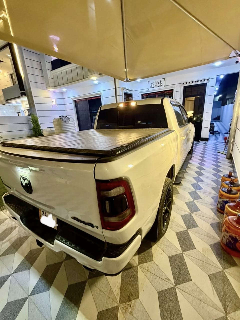 دوج رام 2022 كلين رقم اربيل فول سبورت بنوراما محرك 5.7 لون ابيض مكفوله من الشخط كلين ماشية 50 الف ميل 

الموقع بغداد 

السعر 360 ورقة نقد فقط 

اي استفسار الاتصال ***********
