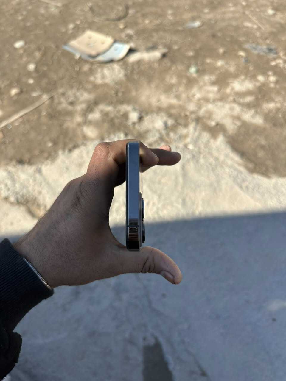 ايفون 13برو ماكس 
مستبدل شاشة وبطاريه وكاله لاصرف ولاتعليك 
بطاريه 100ملحقاته 5كفرات وشاحنه 
ذاكره 256
لون اسود 
مكاني حله نادر 
*********** سعره 525وبي مجال بسيط
