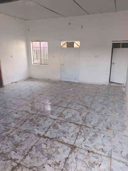 سلام عليكم اخوان بيت للبيع المساحه 100/متر مربع العنوان بل صويره خمسه دونم وره عمارت فلاح والسعر 28/مليون وبيه مجال لطيبين الاتصال على الرقم ***********
