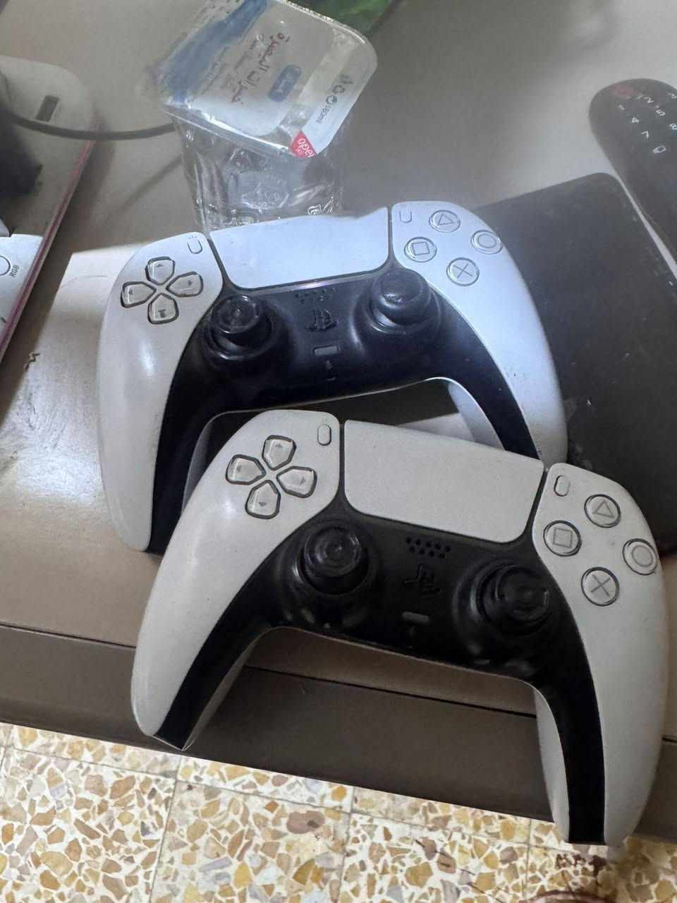 بلي ستيشن 5 للبيع مع ملحقات وجهاز تبريد ويا حسابين اماراتي و امريكي ويا وبي شتراك سنوي تكدر تنزل اي لعبة بالك ويا داخل جهاز العاب وجهاز مامفتوح اخو الجديد اتصل على رقم *********** مراسلة الصفحه او واتساب البصرة, العراق
