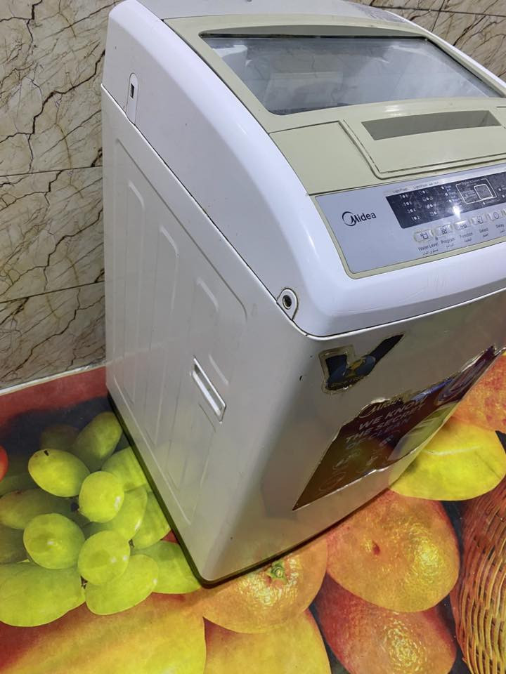 سلام عليكم غساله اوتماتيك الغساله شوفت العين نضيفه وشغاله بيه بس البروانه السعر 100 رقمي ***********
