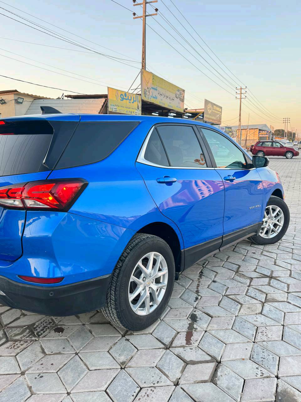 شوفرليت كيونكس موديل 2024 دخول جديد سيارة مرقمه شهداء قادسية سنتين صير حرة وكالة عامة بإسم المشتري سيارة حادثة جاملغ وباب السياق بدون دواخل سيارة جديدة على وضع الشركة ماشية 14 الف فول مواصفات عدة البانوراما بصمة تشغيل عن بعد حساسات اماميه وخلفيه كشن كهرباء جنطة كهرباء شاشة جبيرة كامرة رادارات تدفئ بالشكنات وبعد بيه هواي مواصفات السعر 138بيه مجال قليل 