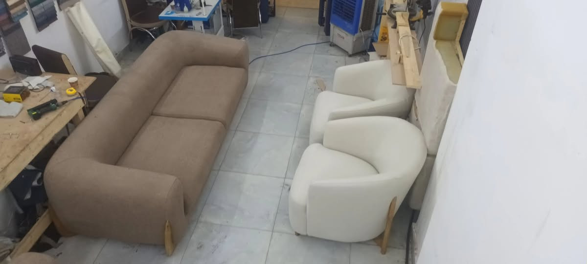 السلام عليكم  متوفر دوشمه مستعمل وجديد ويوجد تحوير ونجاره  تخومه دواوين تفصال حسب الطلب للاستفسار خاص والرقم متوفر واتساب***********  العنوان الاعضميه شارع قاسم  وتوجد خدمه توصيل
