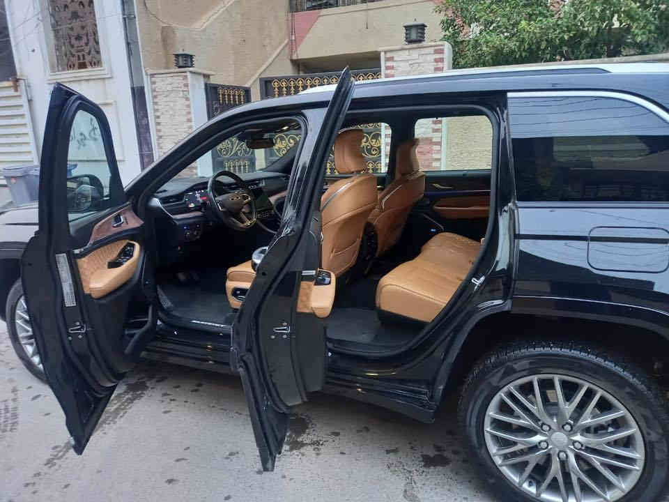 للبيع جيب هايبرد موديل 23سومت مصبغ حزام وتصليح  شاصي مقابل السايق  مكاني بغداد تواصل ع 
***********

سعر 258مرقم بسمي وبيها مجال 
ملاحظه /شوف كلشي بلمنشور من صور حادث وتصليح وسونر 
_______________________
‎المواصفات :🟪
‎دفع رباعي 4x4 . 
‎* نظام تعليق هوائي (جكات). 
‎* قيادة ذاتية عند المنعطفات. 
‎* رادار امامي مع مانع تصادم . 
‎* نظام الرؤية الليلية. 
‎* تحذير الخروج عن المسار . 
‎* مستشعر نوم السائق مع نظام التوقف الآلي 
‎* تحذير النقطة عمياء ⚠ .
‎* نظام تحذير عند التقاطعات. 
‎* نظام تحذير عند تجاوز السرعة المحددة. 
‎* نظام عرض المعلومات على الزجاج الامامي (HEAD UP DISPLAY) 
‎* نظام تقليل الضجيج داخل المقصورة. 
‎* إنارة محيطية. 
‎* شاحن موبايل وايرلس. 
‎* تعديل وضعيات مقود السائق كهربائيا. 
‎* مرايا تعتيم ذاتي. 
‎* المرايا الجانبية قابلة للطي كهربا
‎* نظام الصور من ماكنتوش  انج .
‎* سقف بانوراما .  
‎* شاشه كبيرة 10.1 انج . 
‎* شاشة للراكب الأمامي .
. 
‎* دخول ذكي. 
‎* بصمة على 5 ابواب للدخول الذكي. 
‎* تشغيل عن بعد .
‎* الصندوق الخلفيي كهربائي .
‎* فتح الصندوق الخلفي مع حركة القدم. .
‎* فرش المقصورة الداخلية من الجلد الطبيعي الفاخر .
‎* اضافات من الخشب الطبيعي للمقصورة الداخلية. 
‎* ذاكرة لحفظ وضعيات الجلوس للمقاعد الأمامية
‎* مساج للمقاعد الامامية .
‎* المقاعد الأمامية كهربائية .
‎* المقاعد الأمامية تبريد وتدفئة .
‎* المقاعد الخلفية تدفئة وتبريد .
‎* ستائر للشبابيك الخلفية. 
‎* انارة داخلية LED متعددة الالوان . 
‎* حساسات امامية وخلفية . 
‎* 5 راكب .
‎* مكيف خلفي مع وحدة تحكم منفصلة . 
‎* تدفئة مقود القيادة. 
‎* مانع تصادم خلفي .
‎* بلوتوث تلفون . 
‎* محدد سرعة . 
‎* نظام التشغيل والاطفاء الاوتوماتيكي .
‎* نظام بريك اوتماتيك
مكاني بغداد 
تواصل
***********
