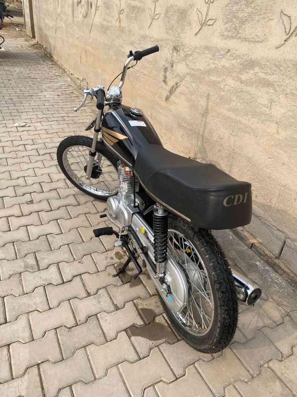سلام عليكم دراجه للبيع اوراق اصولي شاصي 21نامه   تعمير 26المكان واسط قضاء الحي***********
