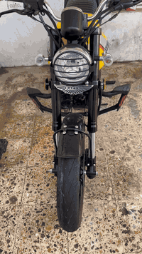 دايوان لاتيه للبيع
مديل 2025 
صفر كيلومتر 
ممشايه
رقم أربيل 
موضح تفاصيل الدراجة 
السعر 2700 مليونين و700 
***********
مكان الدراجة بعقوبة حي المهندسين
