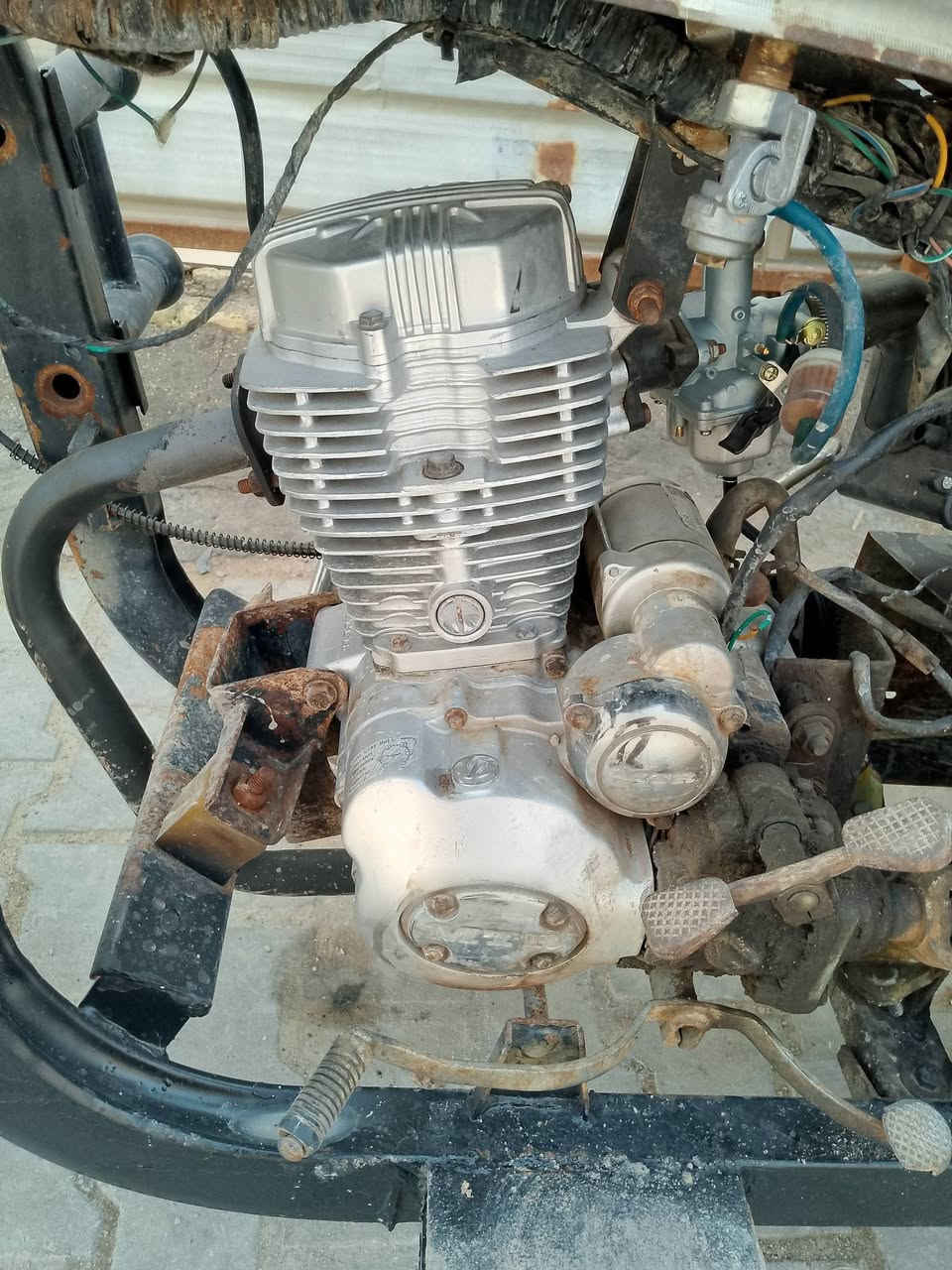 سلام عليكم ستوته أمتي ار رقم اسود البدي جمره سعر 750وبيه مجال الشراري محرك مامفتوح ***********
