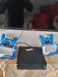 بلي فور • مهكر • يو بي اس