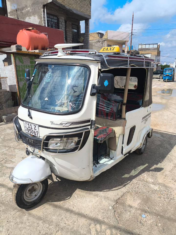 سلام عليكم تكتك للبيع بيه طخه جوه الغد 3 اصابع المكينه مجفته والبقيه كفاله العنوان المحموديه حي العسكري للستفسار  *********** اسيا 
كورك ***********
