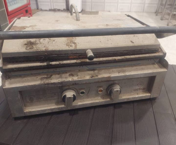 مرحبا كابسة امريكية ستانلس ستيل اصلي وثقيل 
ماركة True Gastro 
الشراي يتصل على الرقم***********
