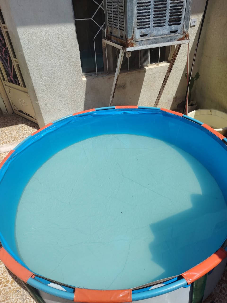 مسبح للبيع
العرض 200
الارتفاع 70
***********
