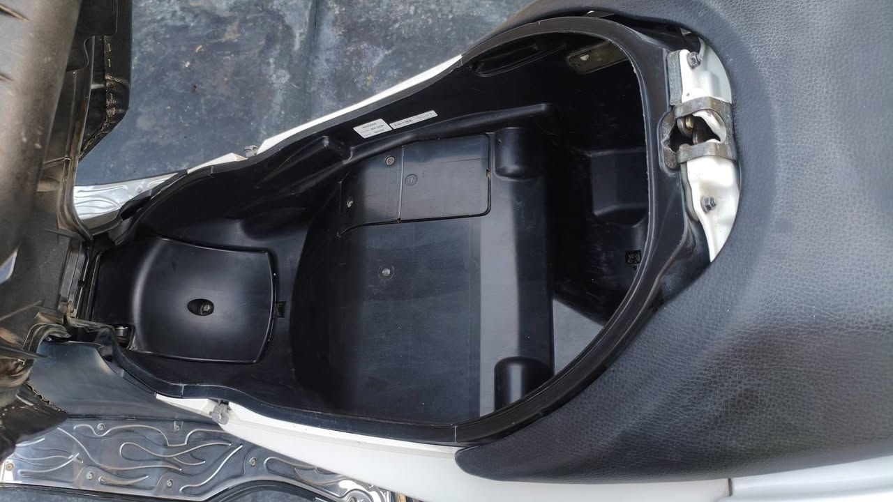 للبيع مستعجل ٩٥٠ وبيها مجال كامله مكمله ما عدا الضربات الخفيفه جاهزه للاخير مكاني بغداد الشعله ***********
