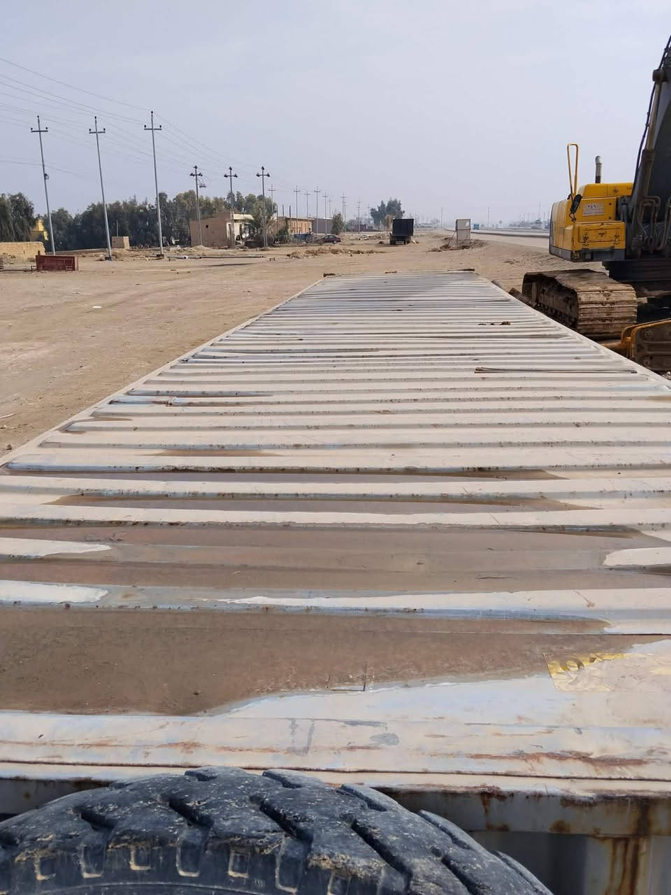 السلام عليكم حاويه مكصوصه  الطول ١٢ متر  ارتفاعه ٩٠ سم  للبيع موجوده في القائم للتواصل علا سعر البيع الاتصال علا الرقم ***********
