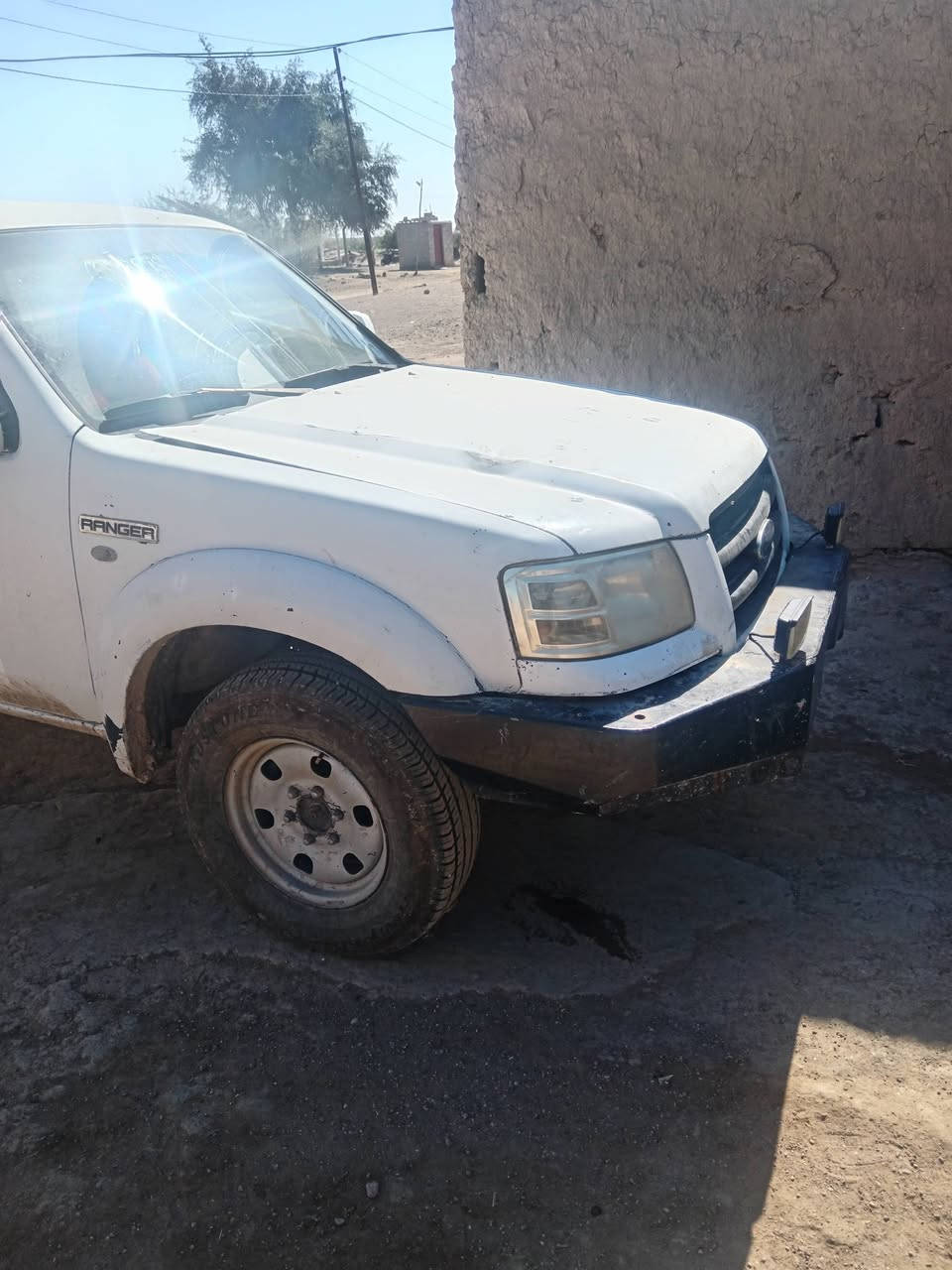 سلام عليكم سياره فورد موديل 8سعره 40هاض رقمي ***********
