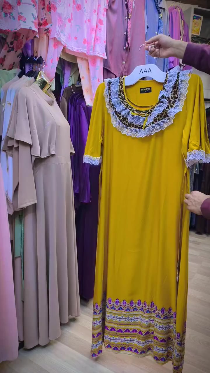 #تكــــــــــرااارر_جمااااال_العيـــــــــد_____وووووصـــــــــــل
#دشداشة كشمير بنعومة فاخرة ✨
لون راقي وتطريز ناعم يبرز الأنوثة بذوق هادئ🌸🦋
قصة مريحة مع شدّة خصر تعطي شكل أنيق ومرتب🐅🙂
القياسات _2xl_3xl_4xl_5xl🙂🤍
#سعـــــــــــــــــــــر15
يوجد توصيل داخل المسيب الفين دينار 
يوجد توصيل محافظات


**إذا كنت صاحب هذا الإعلان وتريد حذفه لأي سبب، رجاءا أرسل رسالة إلى الدعم الفني**