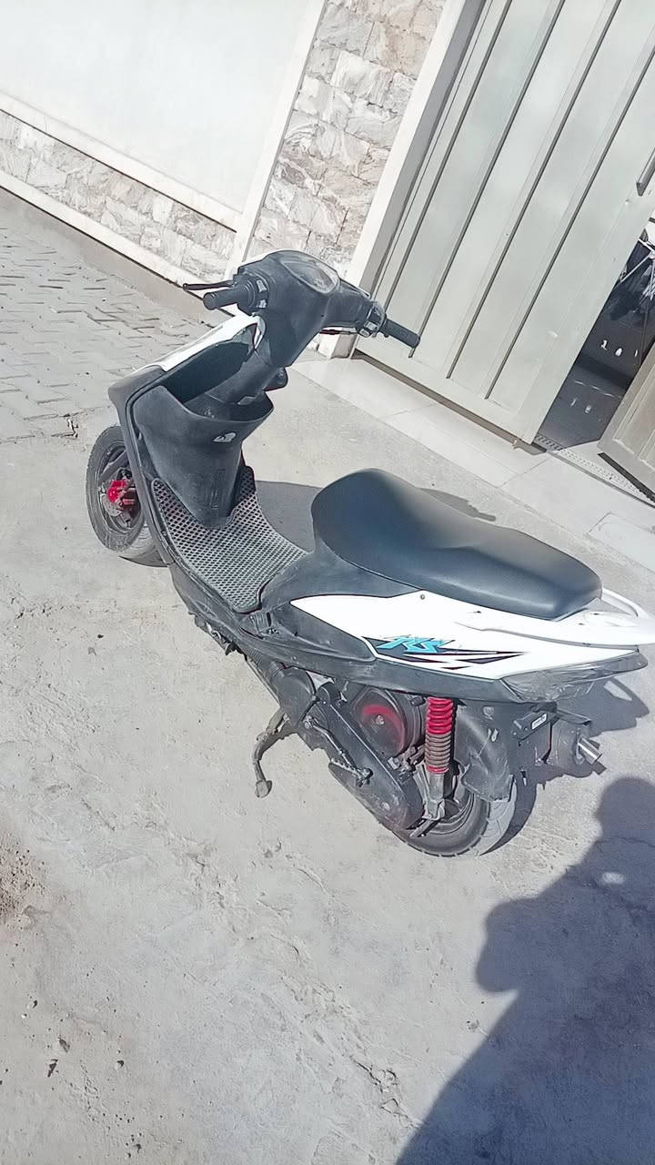 سلام عليكم دراجه ماكس بلادي لمكينه مكفوله دراجه كهربايات شاير كله شغال وكل نقص مابيه سعر 800وبيه مجال مكاني شهدا البياع ***********
