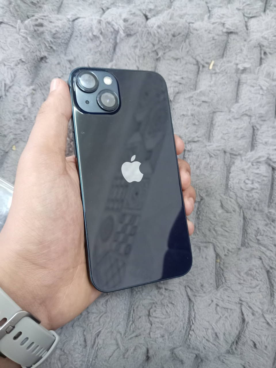 السلام عليكم  
iPhone 13 عادي 
جهاز نورمل كلو 
بطاريه 85 لا مبدل ولا مصعد 
ما يعبر جهاز خير من الله 
فيس ايدي اشغال كلو شغال 
ال جهاز سعر 460وبي مجال تعال 
وتدلل ***********
