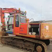 هيتاشي 210 • ٢٠٠٥ • بدون صبغ