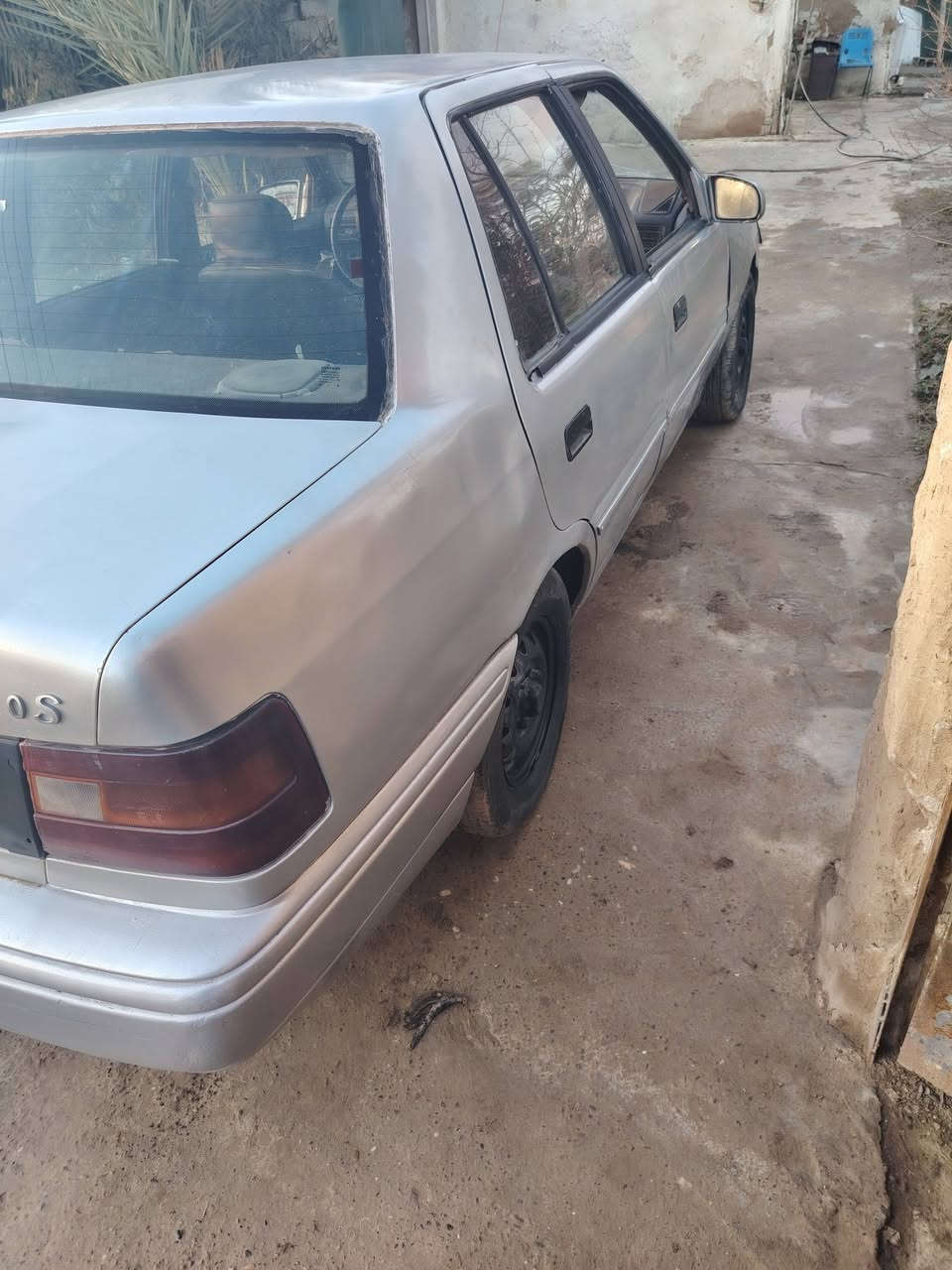 السلام عليكم ورحمة الله وبركاته للبيع هونداي محرك شرط كير شرط والكشر شوفت العين رقم صلاح الدين سنوية خظره صاحب الشرعي ب تكريت السعر 20 وبيه مجال الاتصل ***********
