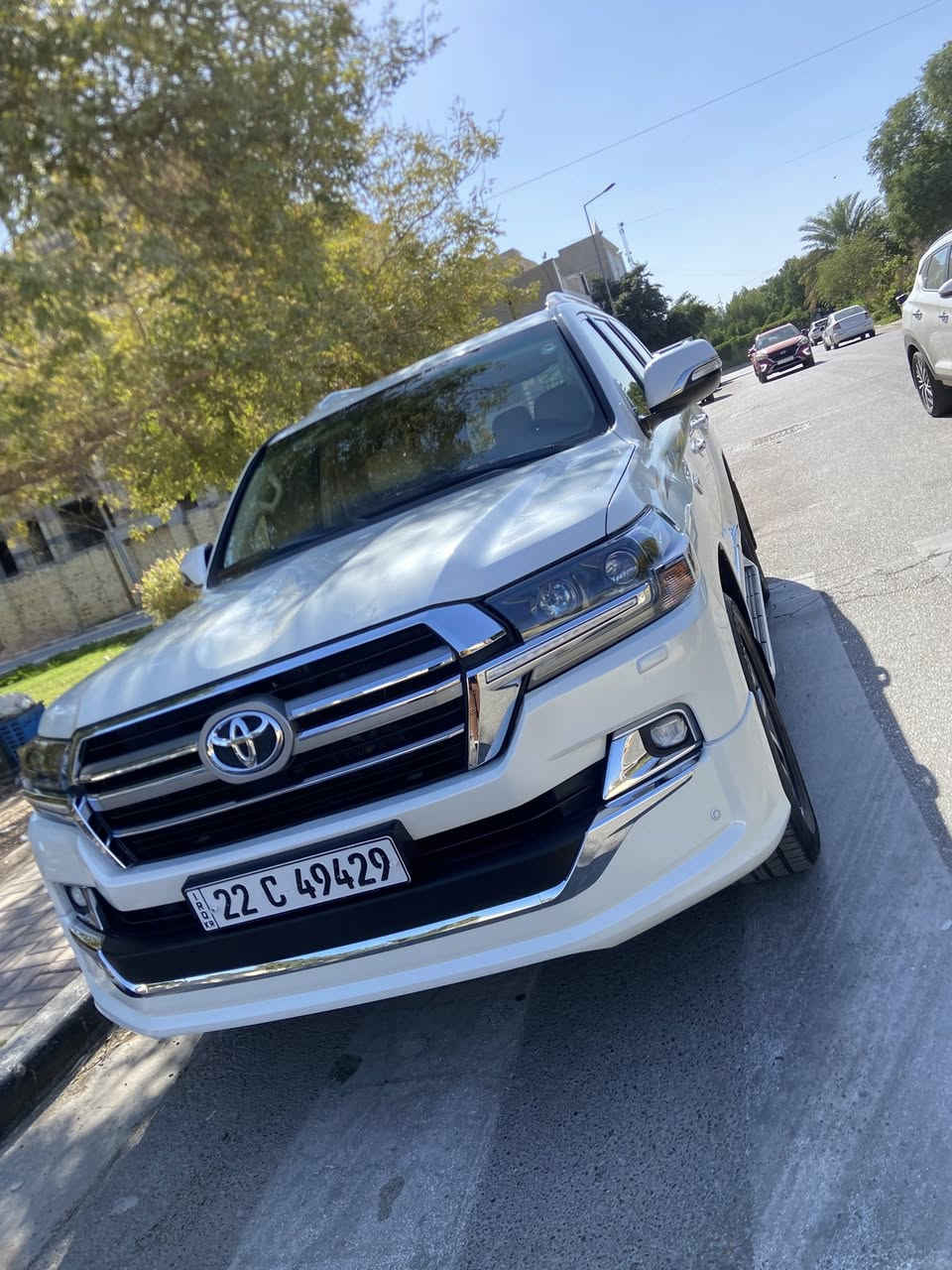 السلام عليكم لاندكروز للبيع 2017 بريم رقم اربيل السياره كلش نضيفه ماشيه 83 الف مكفوله من الصبغ بيه كم مكان بارد للاستفسار ***********
