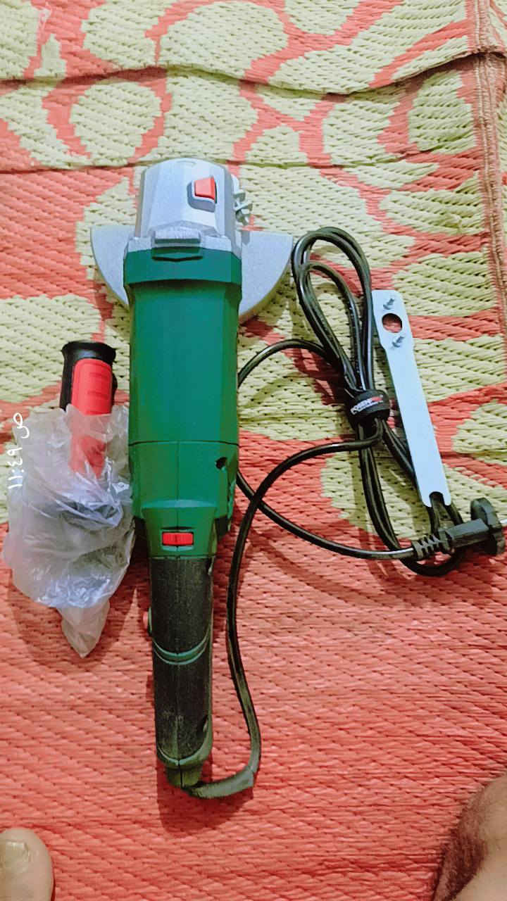 سلام عليكم كوسرات للبيع جديد باله الجبيره بدون ملحقات وزغيره كامله وبكلايتات V12.    رقم بيه وات ساب راسلني ***********سعر 90 كلهن
