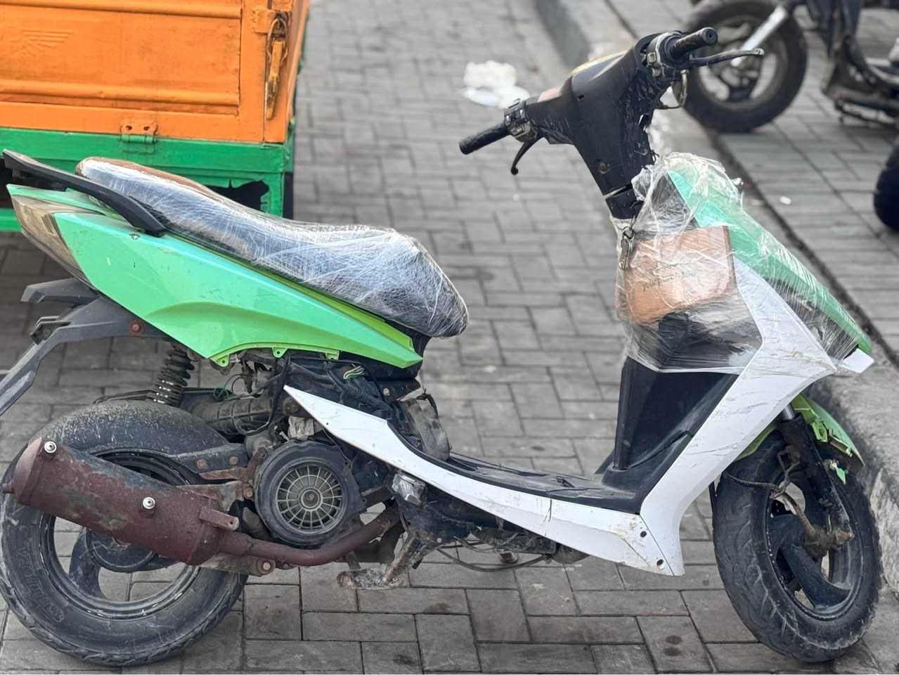 سلام عليكم  دراجه اف اس صيني صناعه الاوله سلف هندر مكفوله البصره حيانيه شارع طاق قرب مدرسة العله سعر دراجه 200وبيهه مجال لشراي رقم الهاتف ***********متواجد واتساب البصرة, العراق
