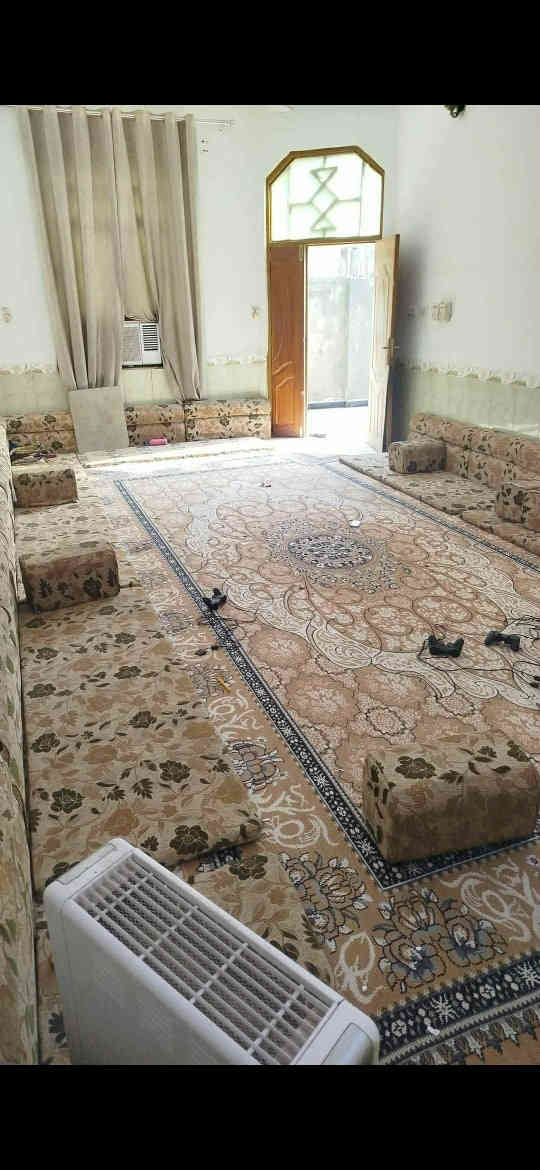 بيت للبيع/ السماوه 
------------------------
منطقة حي الشهداء الثانيه 
------------------------
مساحه ٢٠٠ متر طابقين 
------------------------
٤ غرف وصالتين وبراني ومطبخ وصحيات 
------------------------
السعر ١٦٠ مليون مع المجال 
------------------------
*********** / ***********
------------------------
للإستفسار مراجعة مكتب مكتب قاسم كاظم الإسكان قرب كافتريا كناري مستعدون للاستقبال كافه العروض
