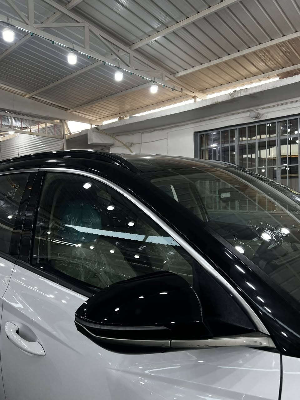 هيونداي توسان 2025 – توكلر | فول مواصفات
📍 النجف الأشرف

✨ سيارة بعدها بحالة الشركة حرفيًا
📘كتلوكاتها والدفاتر كاملة زيرو 
▪️ ماشية 8,000 كم فقط

🌟 المواصفات (فل كامل):
✔️ كشنات جلد كهرباء
✔️ تبريد وتدفئة كشنات
✔️ ذاكرة كشنات
✔️ 3 كاميرات محيطية 360°
✔️ حساسات أمامية وخلفية
✔️ رادار النقطة العمياء
✔️ رادار الخروج عن المسار
✔️ نظام مانع التصادم
✔️ مثبت سرعة ذكي
✔️ تشغيل بصمة
✔️ تشغيل عن بُعد
✔️ شاشة كبيرة + شاشة عدادات رقمية
✔️ جنطة كهرباء
✔️ بردات خلفية
✔️ ستيرن متعدد الوظائف
✔️ شحن لاسلكي
✔️ إضاءة LED كاملة
✔️ جنوط ألمنيوم سبورت
✔️ مرايا كهرباء مع طي
✔️ نظام توفير الوقود
✔️ مواصفات هواي غيرها

🛡️ كفالة عامة من الصبغ ومن كلشي
🔧 فقط بحافة الجنطة بارد خفيف جدًا
👁️ ما يبين إلا بالتركيز ومبين بالصور

🪪 رقم السيارة أربيل

💰 السعر: 235$
✳️ بيها مجال
❗ البيع فقط

📞 للاتصال أو الاستفسار:
***********
