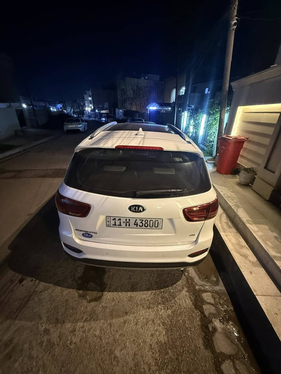 سورنتو موديل ٢٠١٨ 
شكل العشرين سيارة فوق مواصفات 

سيارة بيه صبغ بنيد وجاملغ وشويه تكحيل

للبيع السعر 21.5$ وبيه مجال

سياره باسمي كله جديده سنويه وهزه 
وعنوانه بغداد للاتصال ***********
