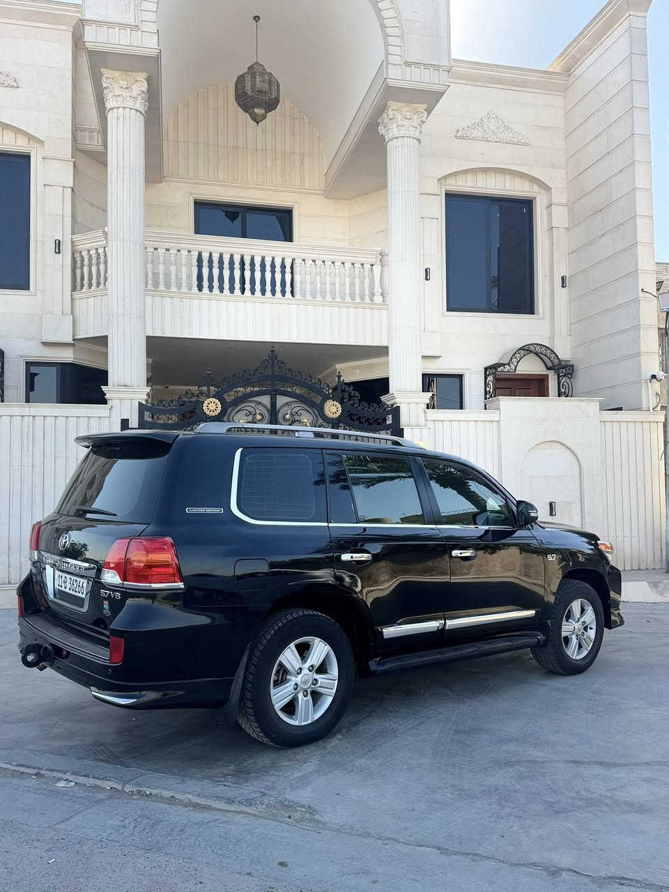 السلام عليكم لاندكروز 2012 بريم كفاله عامه
للبيع سياره جديده جداً بدون صبغ حته الدعاميات بدون فقط بارد جاملغ امامي ايمن ماشيه 172 الف حقيقي شرط الفحص مكينه 4600 V8 المرغوب مواصفات فول البريم معروف ام الطفايه ليزرات ترحيب مري قلاب وشفط كشن السايق كهرباء ثلاث دكم فتحه زراك امامي حساسات امامي خلفي بلادي سياره احله من صور تخم تاير صدر امامي خلفي كله جديد السعر 355 ورقه بيها مجال للمشتري 
للاستفسار *********** مكاني بغداد حيّ القاهرة
