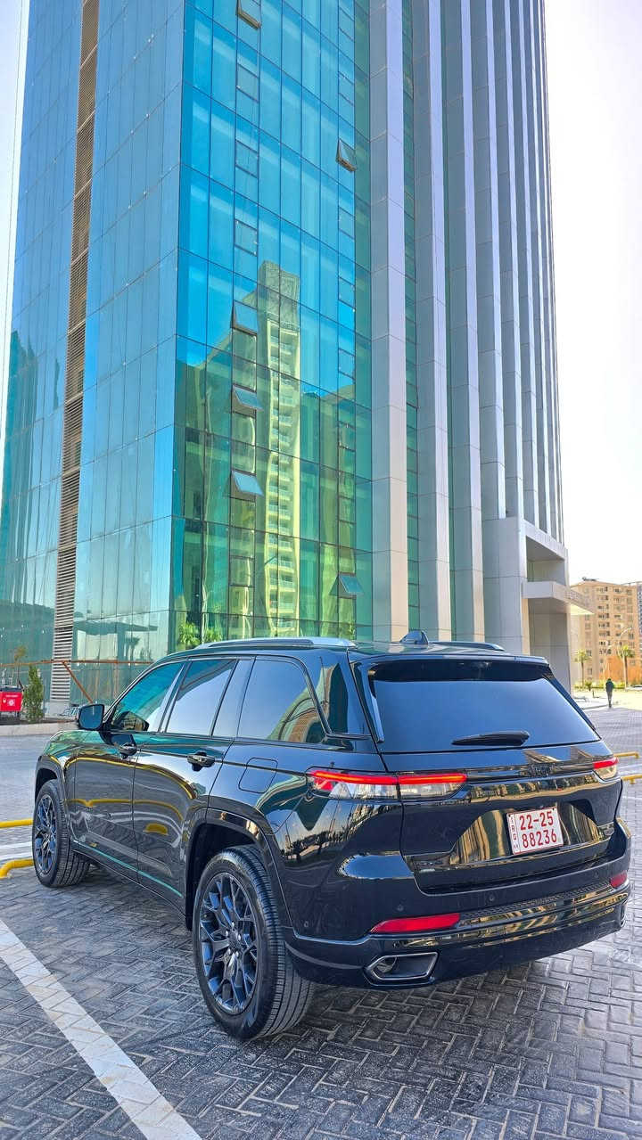 للبيع
جيب كراند جيروكي سومت ريسيرف ١/١ 
موديل 2023 
ماشية ٣٨ الف ميل
قطعتين صبغ 
بدون ارباك 
***********
