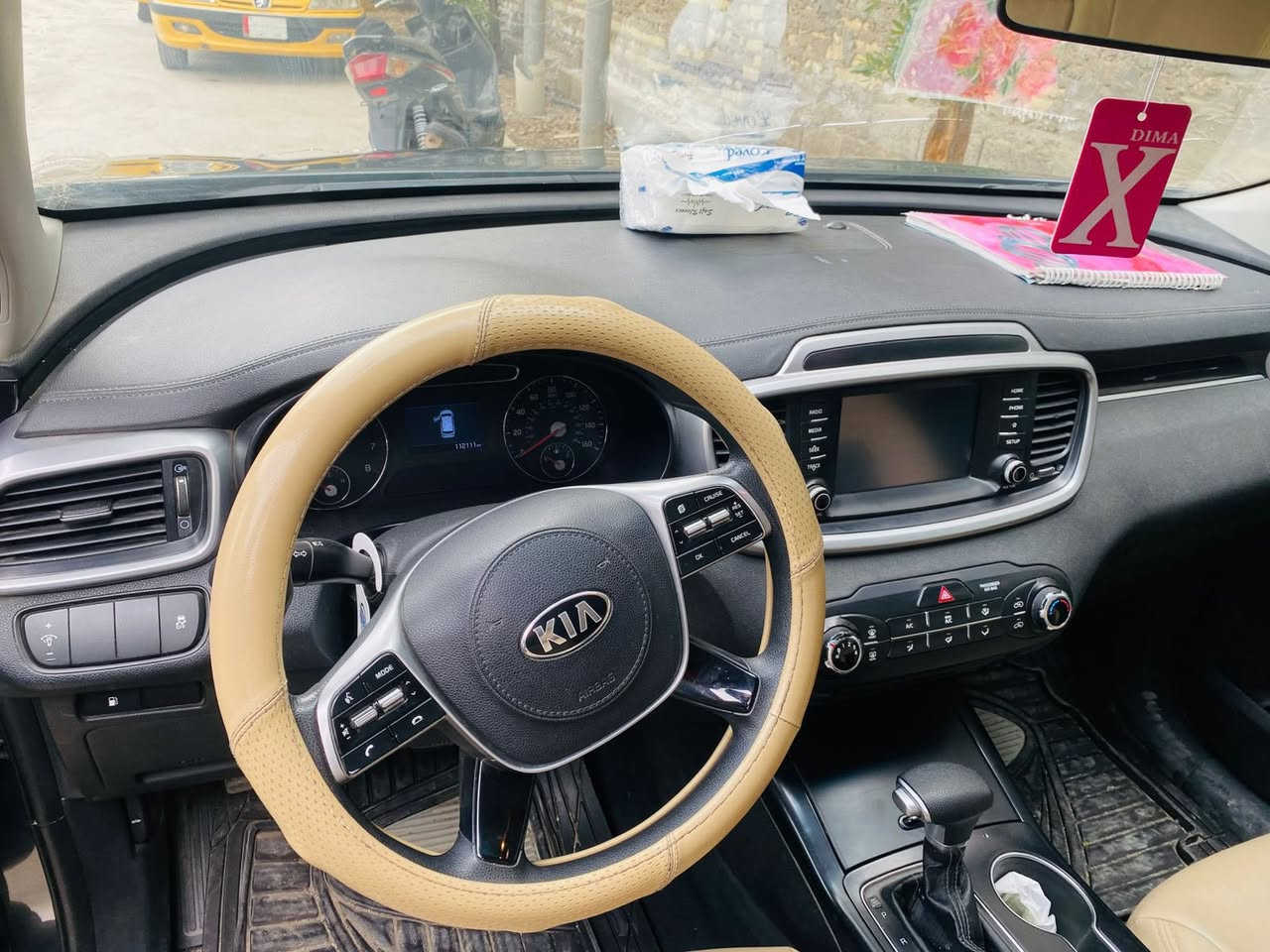 للبيع سورنتو
موديل ٢٠٢٠
وارد امريكي 
بدون حادث سرقه جاملج
ايمن فقط وباب الصدر بي صبغ
بدون ايراباك كلهن سليمات
السياره صدر جديد
اطارات جدد
ادامه كامله متصرف عليه ربع دينار
استخدام شخصي 
موصفات
شاشه + حساس
تحكمات 
يعني نص فول 
بسمي السياره
السعر ٢١٨ وبيها مجال مكانه بغداد
السيديه 
الرقم ***********
