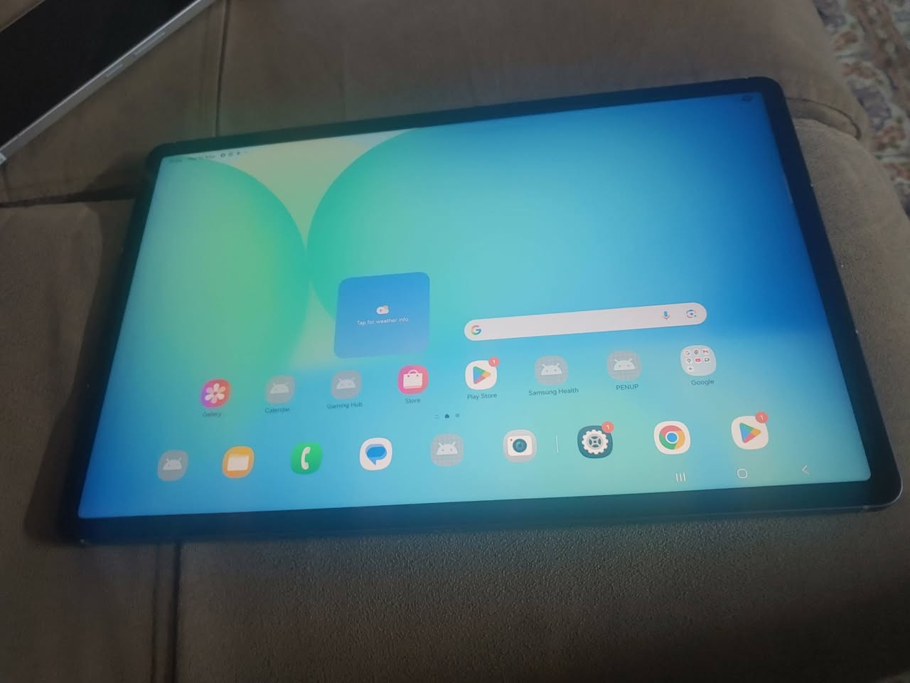 سامسونك تاب اس 10 بلس اف اي 
ذاكره 256 رام 12 ياخذ شريحه يعني 5G شبه جديد كارتونته كامله بيها الشاحن والقلم وحافظة
السعر 750 الف
للاتصال ***********
