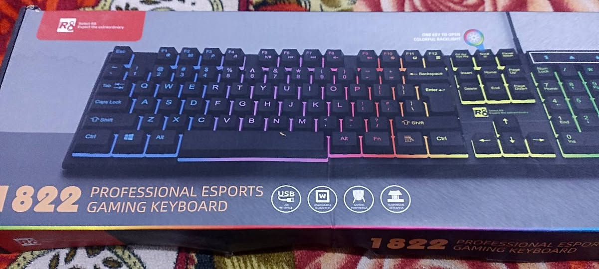 سلام عليكم    pc كامل للبيع - مع كل الكراتين
مواصفات PC:
CPU: Ryzen 5 5500
GPU: RTX 3050 6GB
RAM: 16GB 2x8 
MB: Asus B450M-A II
SSD: 1TB M.2 NVMe
PSU: 600W 
Case: NevieW 2771M RGB Black
Cooler: تبريد المعالج موجود
*كل القطع مع كراتينها*

الملحقات:
شاشة: MSI 27" 100Hz *مع الكرتون*
ماوس: iMICE X7 RGB *مع الكرتون*
كيبورد: R8 1822 RGB *مع الكرتون*
سماعة: WESEARY WG1 لاسلكي RGB *مع الكرتون*
يوابس: GP1500VA 1500VA *مع الكرتون*

المكان: ديالى - كنعان
الحالة: نظيف جدا واستخدام شخصي
السعر كامل: مليون و ميه او قابل للتفاوض 
للتواصل: *********** 
او ‏‪***********‬‏
الكيس فقط بدون ملحقات 850 الف  او بي مجال
