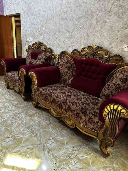 السلام عليكم تخم قنفات ملكي مستخدم شي قليل نظيف جدا مابي اي كسر 13نفر السعر750الف وبي مجال مكاني كربلاء قضاء الحسينيه رقم ***********
