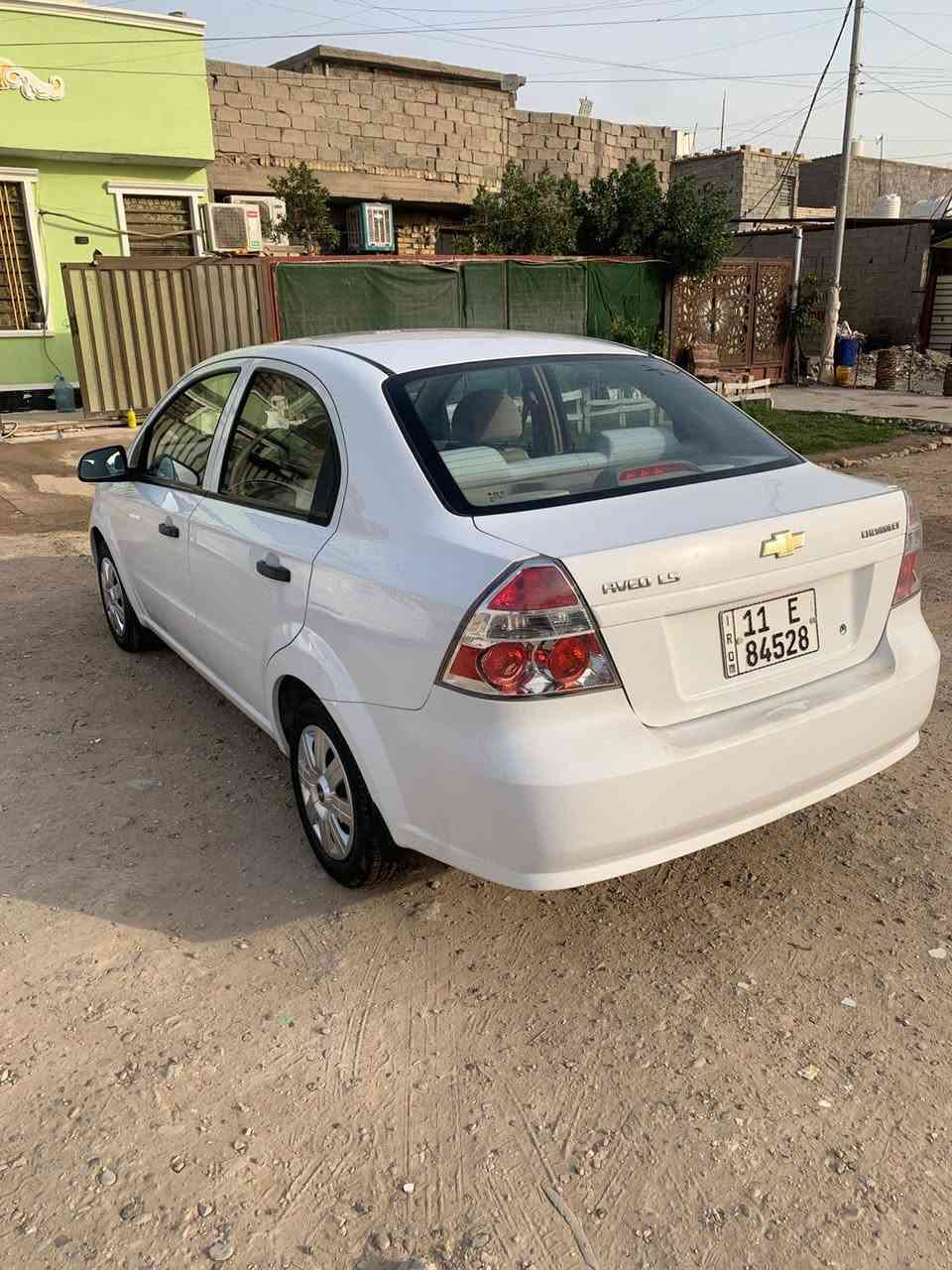 السلام عليكم افيو موديل 2011 الشركة العامه مقفوله من الصبغ بيها بس الجابنلغ والباب الخلفي بيهن بارد الباقي مقفول السياره على وضع الشركة ماشيه 25 الف السعر 102 وبيها مجال ***********
