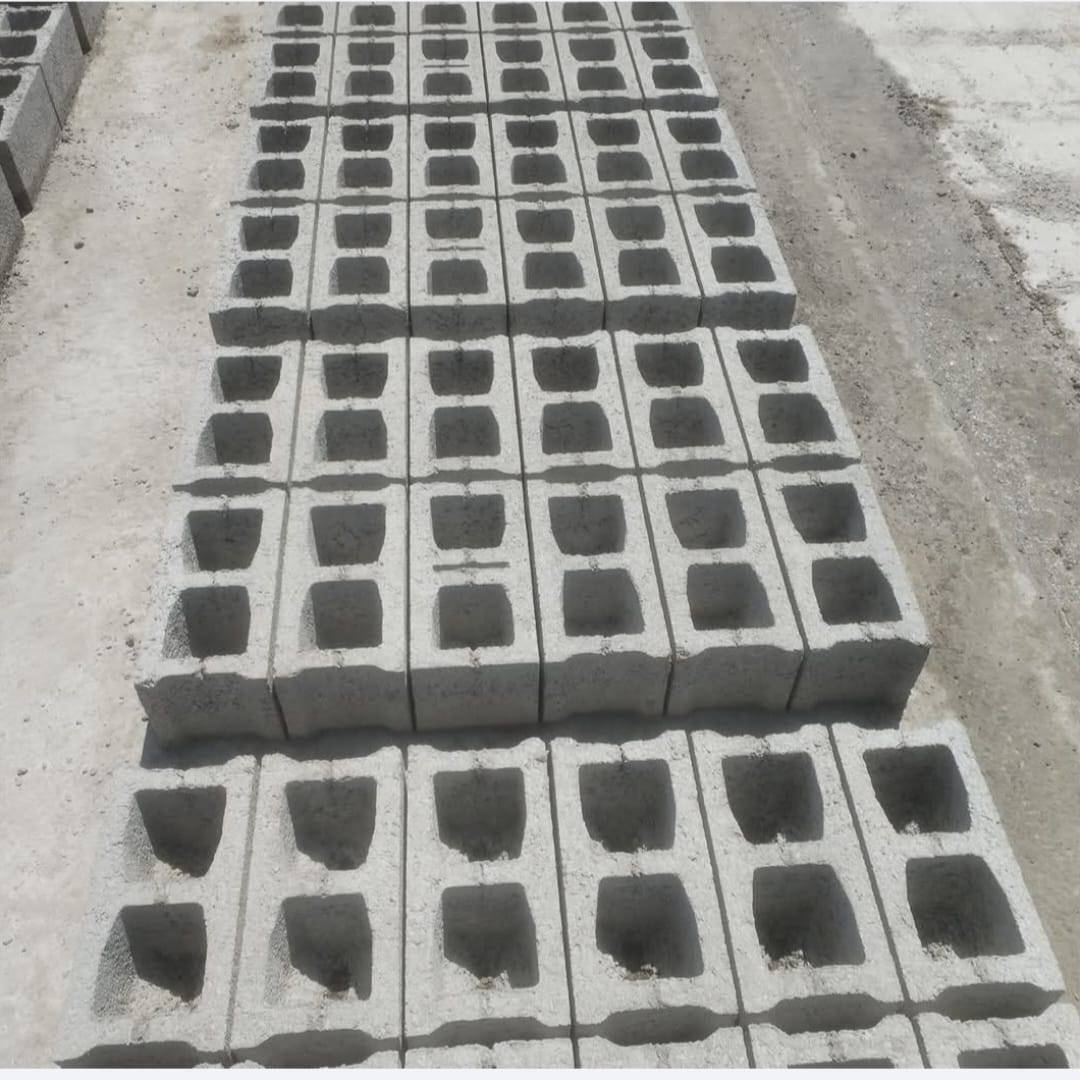 ٠يوجد بلوك (قلاب)درجة اولى طريق الباوية سعر(1000) بلوكة  ب450 الف مطروح بالمعمل توصيل كافة مناطق  ديالى  وبأسعار مناسبة  للتواصل عل الرقم أو الوتساب ***********
***********
