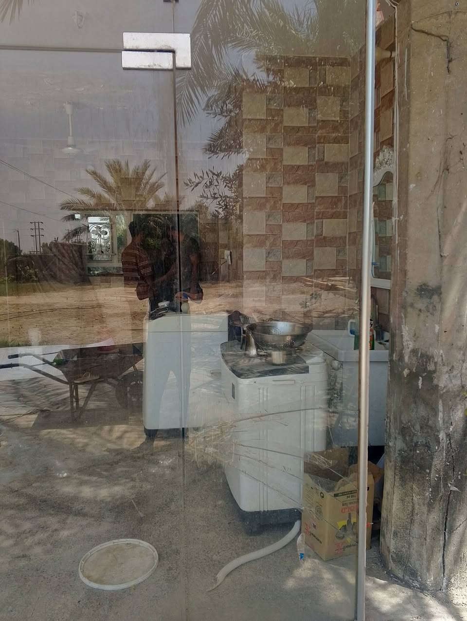 واجها 10 ملم للبيع قياس 3*3
بيها ضرر بل قطعه الاضافه بل اسفل واضحه بصوره سعرها مناسب مكان قرب جامعة بابل
تواصل خاص او رقم ***********

