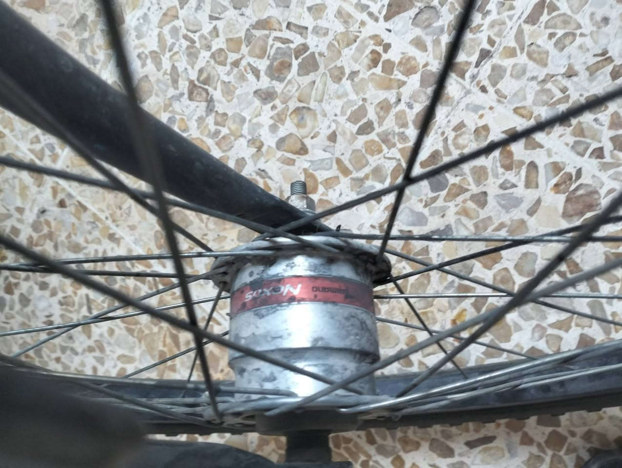 سلام وعليكم عندي بايسكل للبيع 
حجم 24
العيب البي فقط تاير وحده بيها سوفان 
شغال سته كير 
مابي كل شي 
السعر 50 وبي مجال 
للاستفسار الاتصال على هاذا الرقم 
***********
