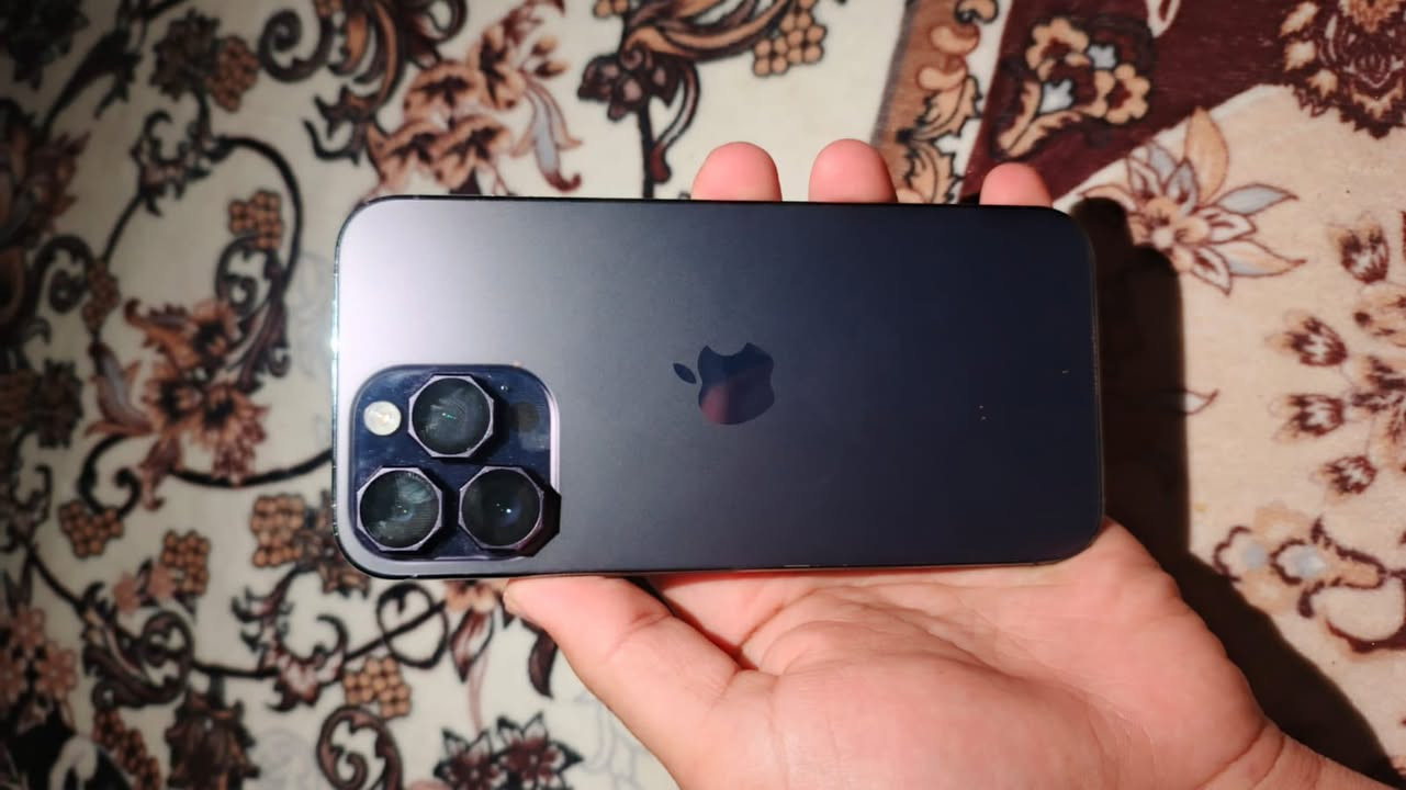 سلام عليكم ايفون 14برو ماكس للبيع
جهاز مكفول من كلشي من الشخط من ظربه من كلشي 

بطاريه 79بلاديا ما مبدله 

جهاز ما مفتوح ولا داخل صيانه عل بلاد لون مميز بنفسجي 

كارتونه وكيبل ويا كاملات حته الورقه مال الشركه ويا 

مكاني ديالى الخالص***********
