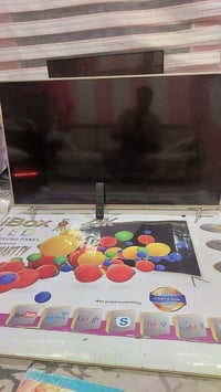 iBOX 4K • 55 بوصة • شاشة مكسورة