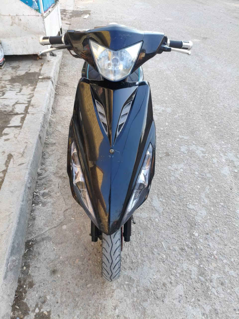 للبيع ماكس مضلع ياباني حاويه رمبه كفاله محرك بالكارتون تجيب فيتر وتفحص كلشي شغاله بلاد ما مفتوحه  دراجه كله بلاد من الطول لطول الدراجه تاخذه تدعيلي عليه جديده كهربايات سلف هندر اشاير رباعيه كلشي شغال دراجه جاهزه السعر 800 مجال لشراي رقم الهاتف *********** المكان البصرة قضاءالقرنة
