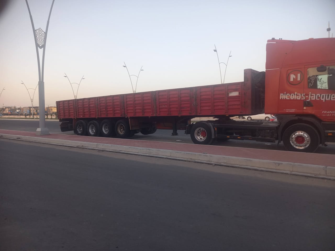 سلام عليكم  عربانه عبدالله جوهر رقم وسنويه دهوك مكفوله تخم تاير جاهزه من كلشي جوبلس برميل سعر 135 مكانه بصره رقم الهاتف***********
