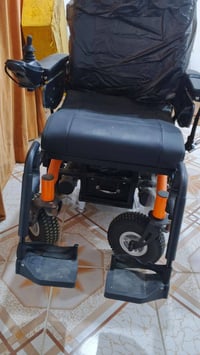 كراسي كهربائية عدد 2 واحد حجم صغير والثاني كبير الاثنين جديد غير مستعم...