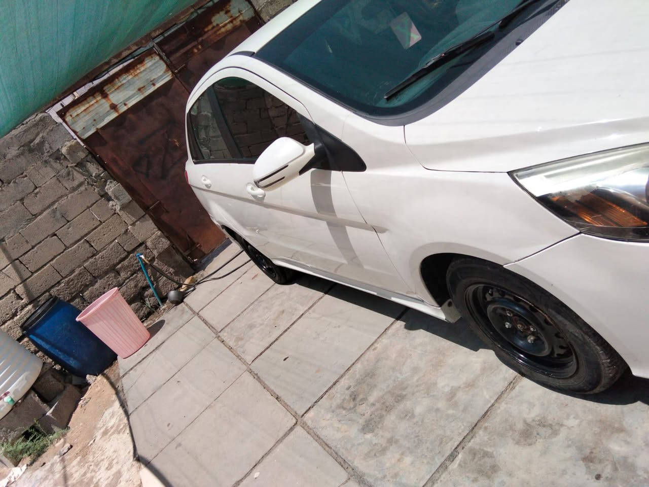 سياره موديل2019كفاله 
(السعر55وبيها مجال) (***********)بيها طخه بل قبق جنطه بصيطه كلش بدون دواخل جاهزه مكينه وكير وتبريد كفاله حداديه جديده تخم تاير جدد عنوان السياره البصره *********** البصرة, العراق
