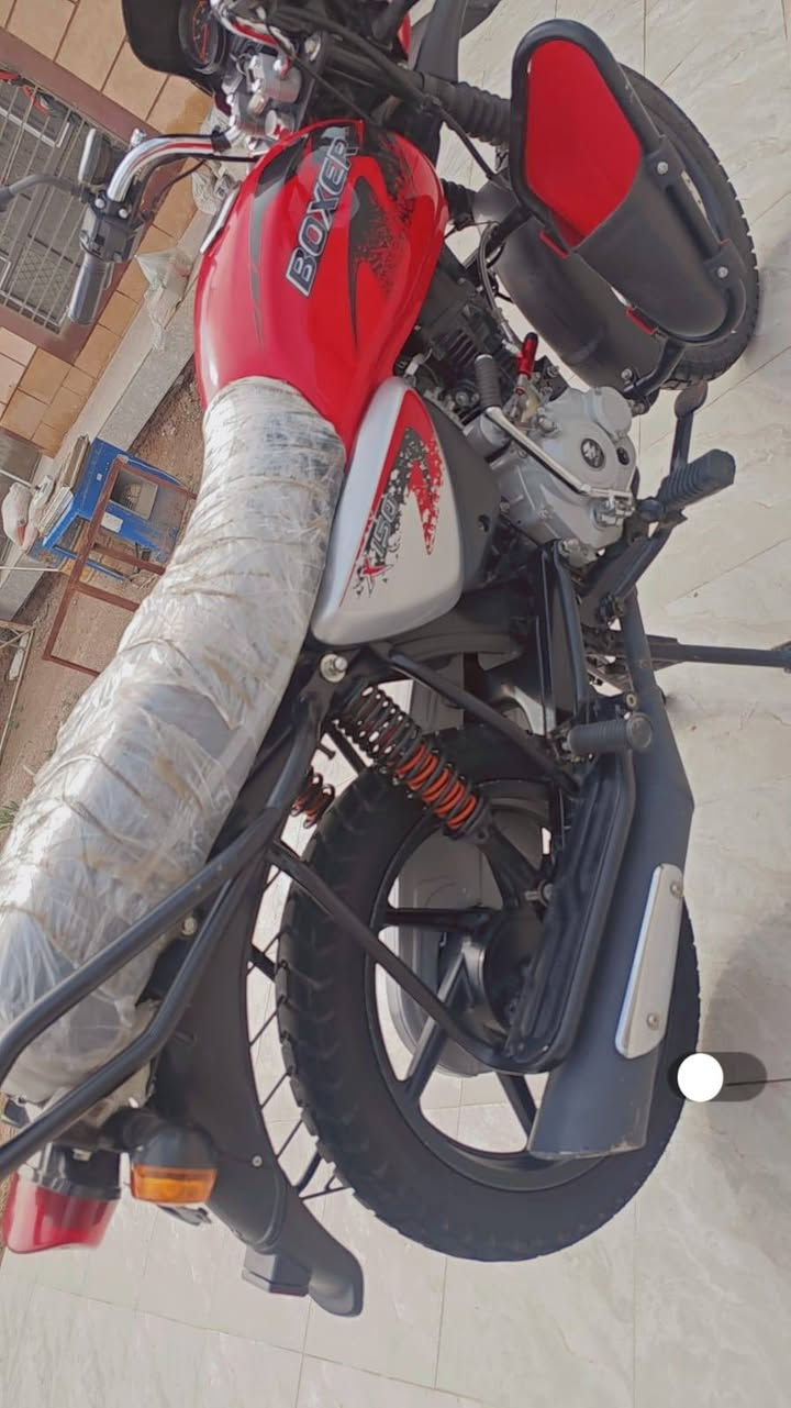 سلام عليكم للبيع بوكسر موديل 23 أوراق كامله شرط الترقيم مكينه سبانه مامدوده عليه مكفوله دراجه كامله كهربائيات لايت زنون مكاني ديالى جديده الشط السعر 1750 وبي مجال  وتجي وبيك خير وتدلل رقم  ***********
